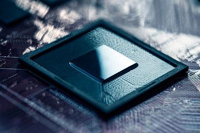 现在玩《艾尔登法环》都开始不用手柄了